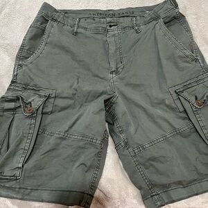 Men’s cargo shorts